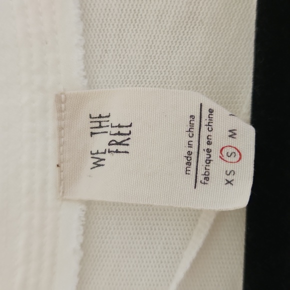 We The Free Acadia Henley Top small NWT - Picture 4 of 6